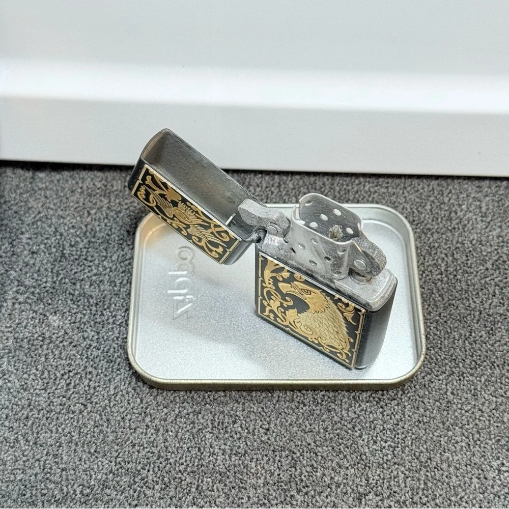 Zippo Lighter Toledo Fierce Guardian with 18ct Gold Leaf Inlay - Picture 7 of 8